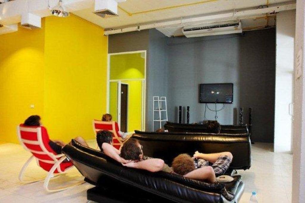Kool Backpacker Hostel Patong Екстер'єр фото